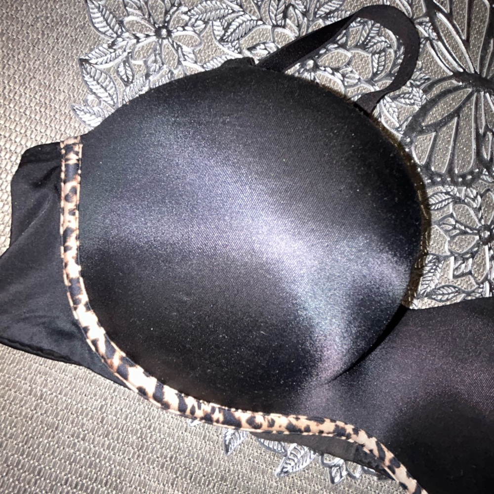 Victoria's Secret Black Push-Up Bra with Leopard-Trim - Picture 2 of 5